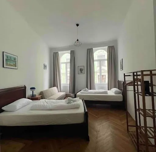 Apartment Authentic 2-bedroom